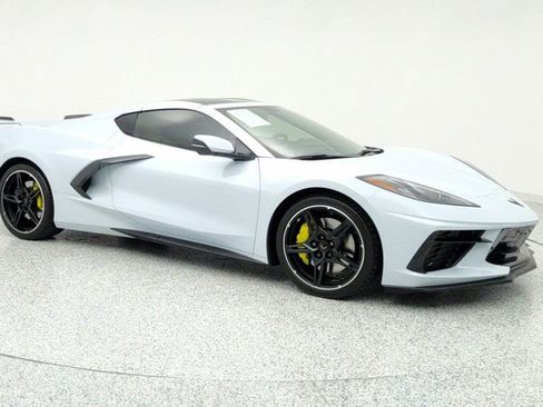 Used 2023 Chevrolet Corvette Stingray Preferred Cpe w/ Z51 Performance Package image 3