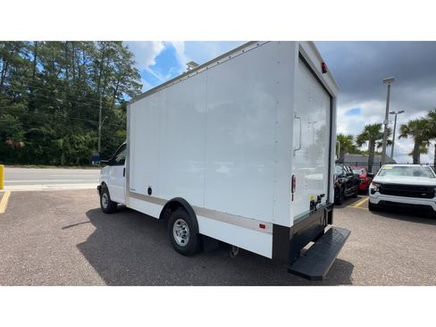 New 2025 Chevrolet Express 3500 Work Van w/ Power Convenience Package image 4