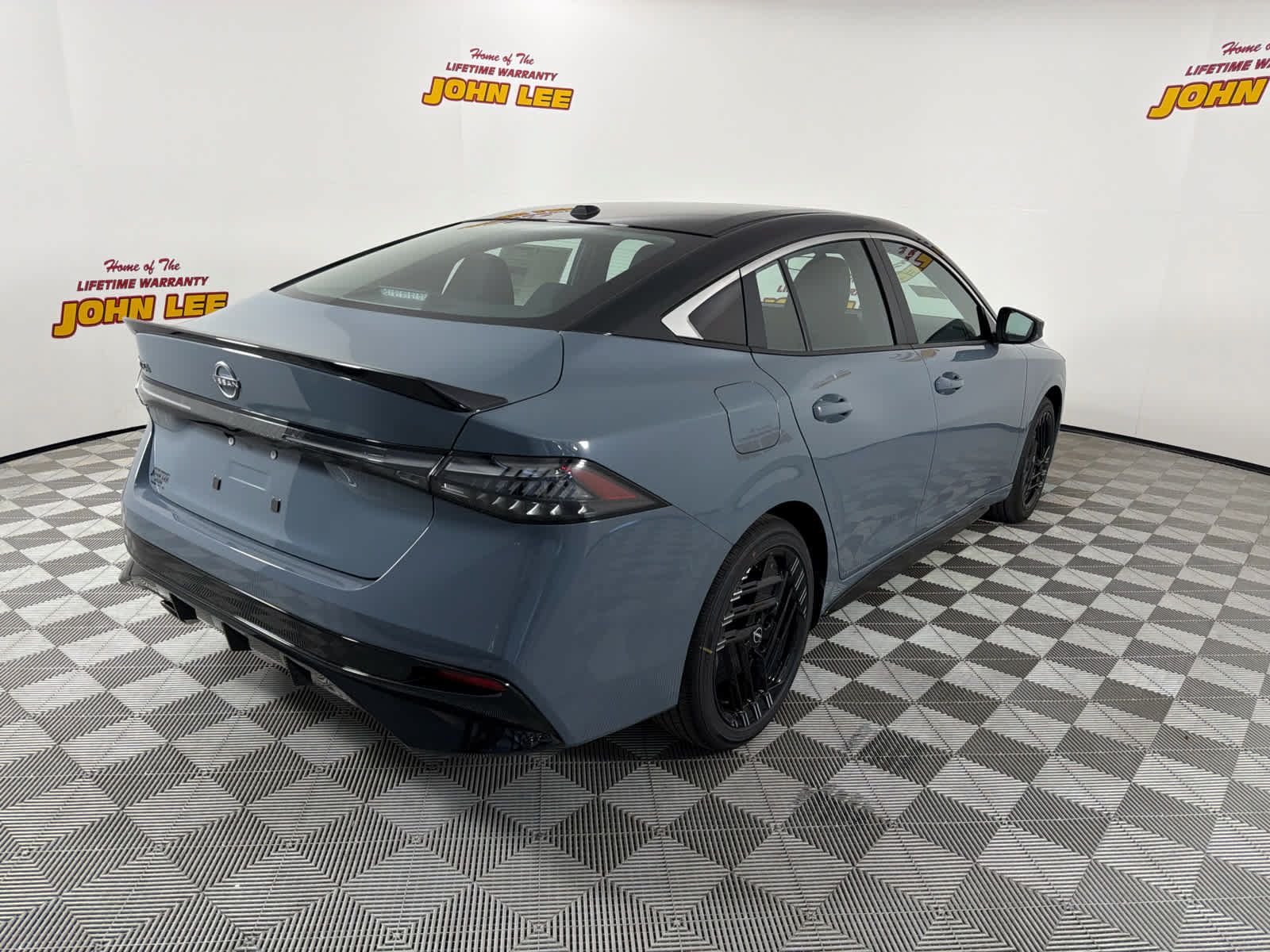 New 2027 Nissan Sentra SR w/ Floor Mat Package FWD image 6