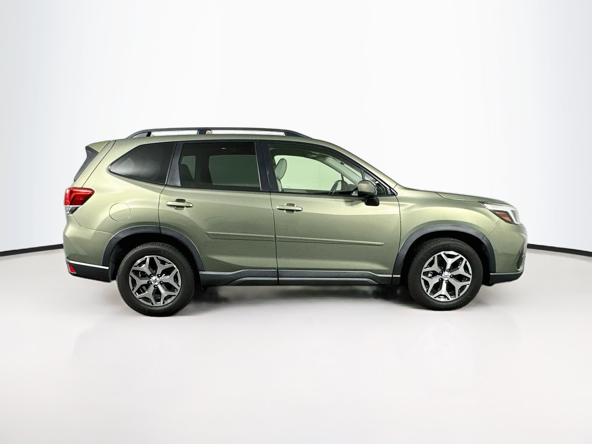 Used 2019 Subaru Forester Premium AWD/4WD image 10
