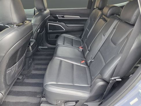 Used 2021 Kia Telluride LX FWD image 12