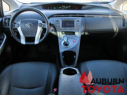 Used 2013 Toyota Prius Four image 9