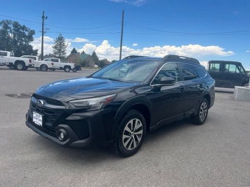 Used 2024 Subaru Outback Premium AWD/4WD image 4