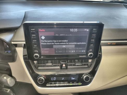 Used 2022 Toyota Corolla LE FWD image 18
