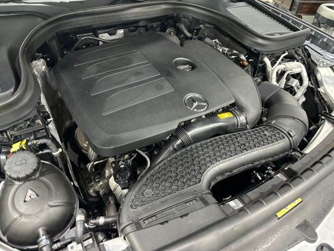 Used 2021 Mercedes-Benz GLC 300 4MATIC Coupe image 9