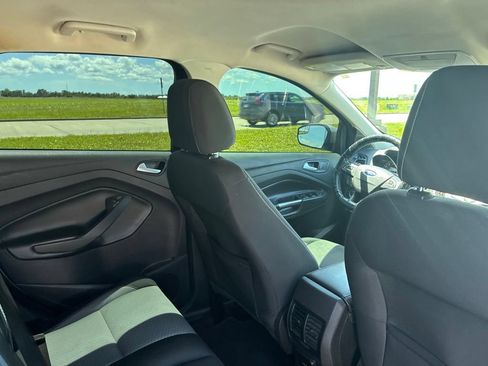 Used 2017 Ford Escape SE FWD image 18