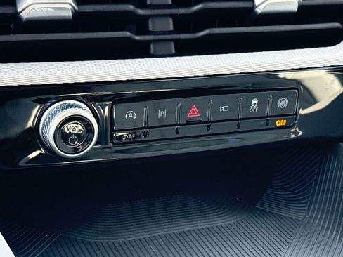 Certified 2025 Ford Explorer Active w/ Active Comfort Package image 22