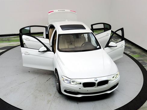 Used 2018 BMW 330i Sedan RWD image 37
