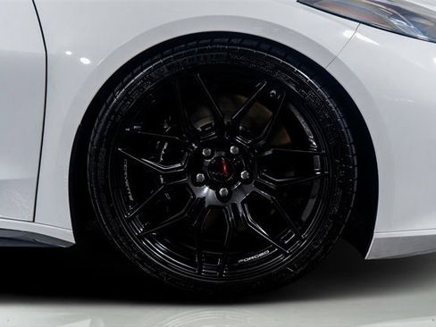 Used 2024 Chevrolet Corvette Z06 image 7