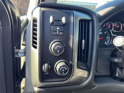 Used 2018 Chevrolet Silverado 1500 LT w/ All Star Edition image 19