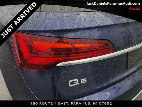 Used 2023 Audi Q5 2.0T Premium w/ Convenience Package image 9