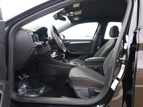 Used 2025 Volkswagen Jetta Sport image 11