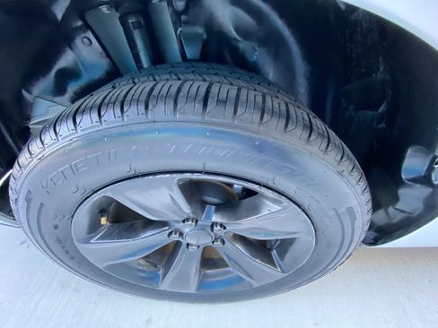 Used 2020 Dodge Challenger SXT RWD image 32