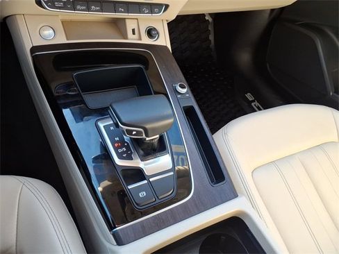 Used 2022 Audi Q5 2.0T Premium w/ Convenience Package image 15