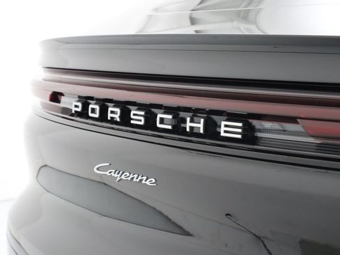 Used 2024 Porsche Cayenne Coupe w/ Premium Package Plus AWD/4WD image 11