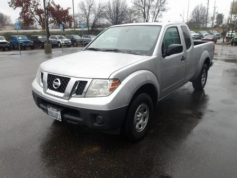 Used 2015 Nissan Frontier S w/ S Preferred Package image 4