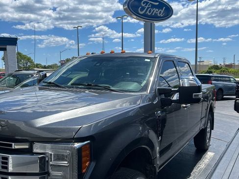 Used 2017 Ford F250 Platinum w/ Platinum Ultimate Package AWD/4WD image 10