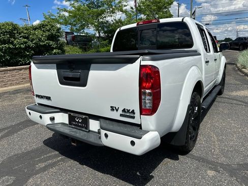 Used 2020 Nissan Frontier SV w/ Midnight Edition Floor Mats AWD/4WD image 11