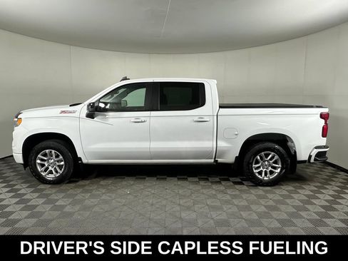Used 2022 Chevrolet Silverado 1500 RST w/ Z71 Off-Road Package AWD/4WD image 2