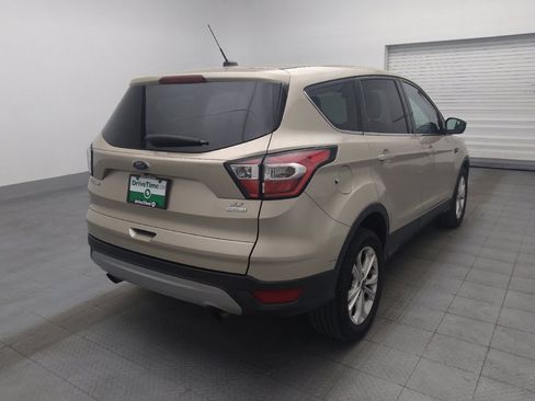Used 2017 Ford Escape SE FWD image 9