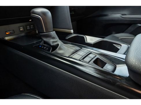 Used 2025 Toyota Camry SE image 24