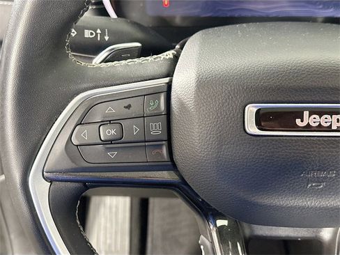 Used 2023 Jeep Grand Cherokee Altitude image 22