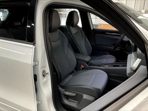 New 2026 Volkswagen Tiguan SE R-Line image 30