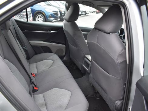 Used 2020 Toyota Camry LE image 6
