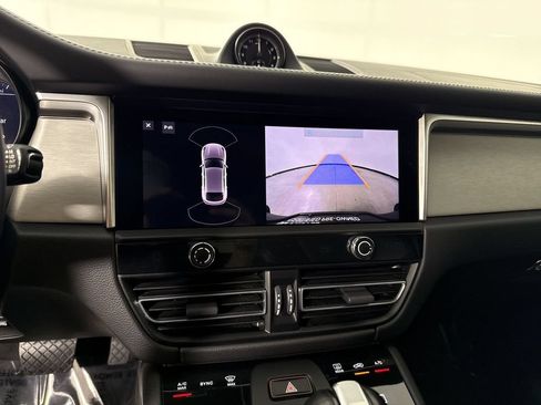Certified 2024 Porsche Macan w/ Premium Plus Package AWD/4WD image 29