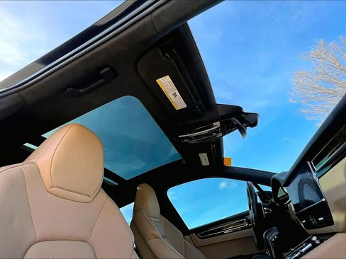 Used 2020 Porsche Cayenne Turbo image 13