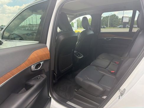 Used 2024 Volvo XC90 B5 Plus w/ Protection Package Premier AWD/4WD image 8