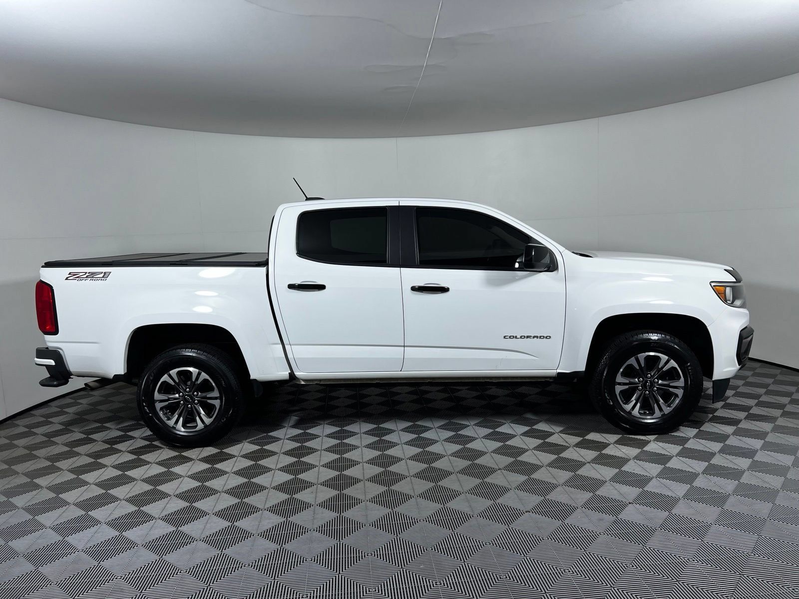 Used 2021 Chevrolet Colorado Z71 AWD/4WD image 4