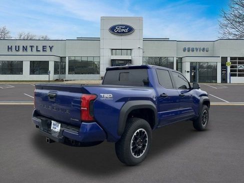 Used 2025 Toyota Tacoma TRD Off-Road w/ TRD Off Road Upgrade Package AWD/4WD image 4