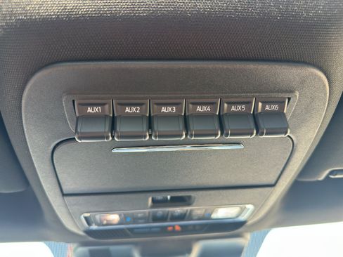 Used 2025 Ford F150 Raptor AWD/4WD image 29