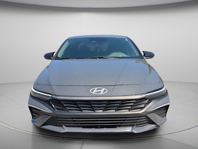 Used 2024 Hyundai Elantra SEL FWD image 4