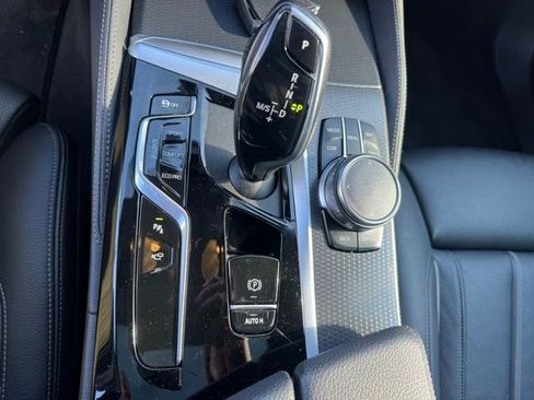 Used 2023 BMW M550i xDrive image 33