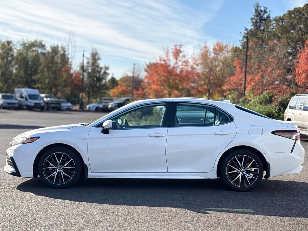 Used 2024 Toyota Camry SE w/ Convenience Package FWD image 2