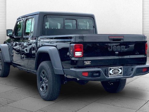 Used 2024 Jeep Gladiator Sport AWD/4WD image 9