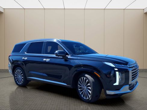 Used 2024 Hyundai Palisade Calligraphy image 4