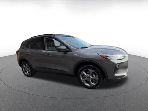 Used 2025 Ford Escape ST-Line image 2