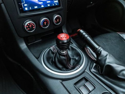 Used 2015 MAZDA MX-5 Miata Club RWD image 26