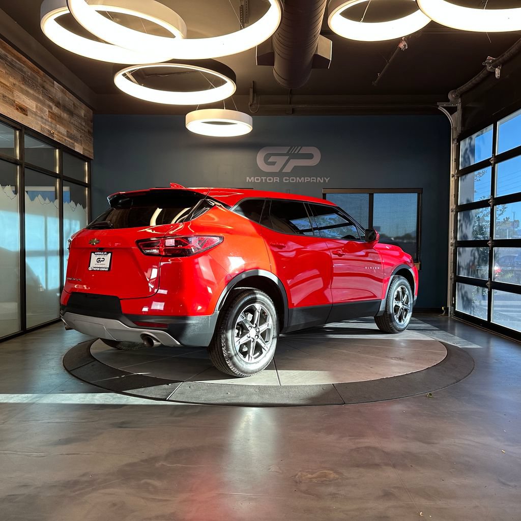 Used 2024 Chevrolet Blazer LT AWD/4WD image 3