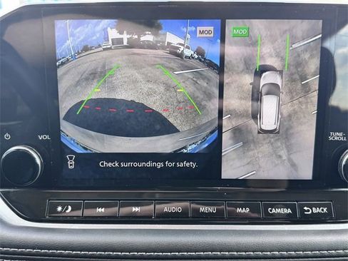 Used 2023 Nissan Rogue SL w/ SL Premium Package image 17