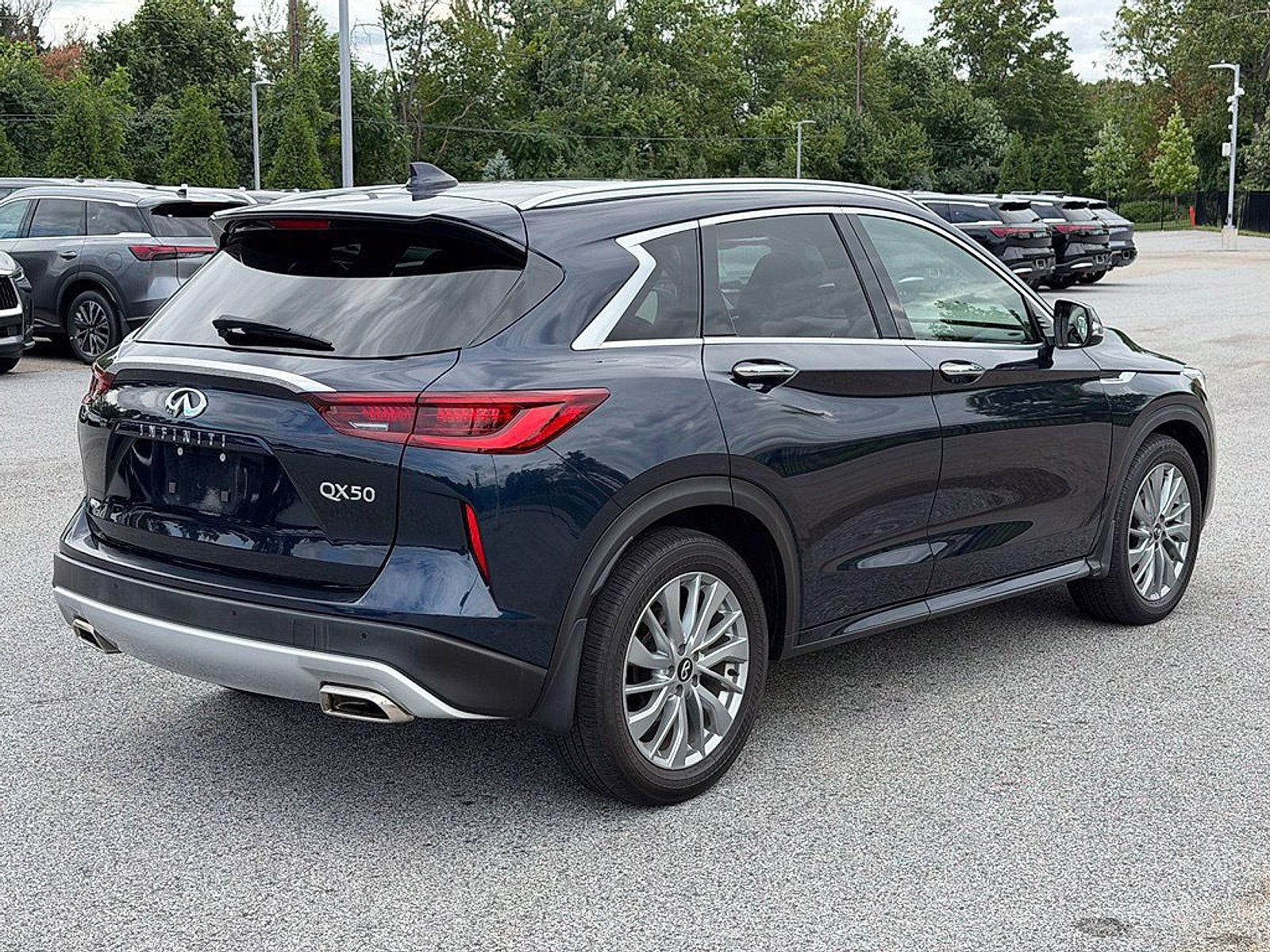 Used 2023 INFINITI QX50 Luxe AWD/4WD image 7