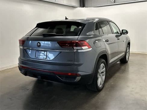 Used 2023 Volkswagen Atlas Cross Sport SE w/ Panoramic Sunroof Package image 32