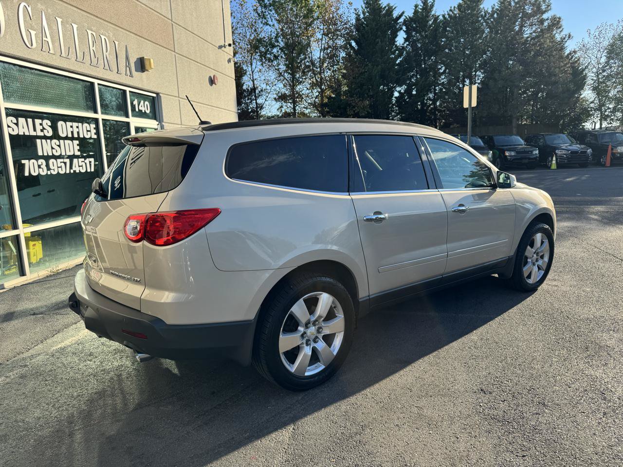 Used 2011 Chevrolet Traverse LTZ AWD/4WD image 4