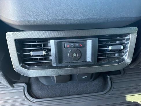 Used 2024 Ford F250 Platinum AWD/4WD image 24