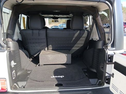 Used 2012 Jeep Wrangler Unlimited Sport image 17