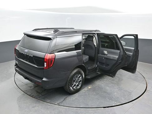 Used 2025 Ford Expedition Active image 26