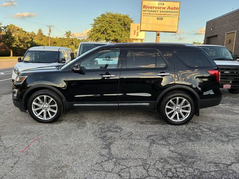 Used 2016 Ford Explorer Limited w/ Equipment Group 301A AWD/4WD image 9